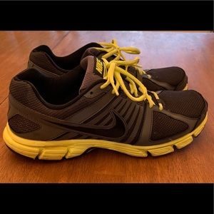 Nike Downshifter 5 running shoes